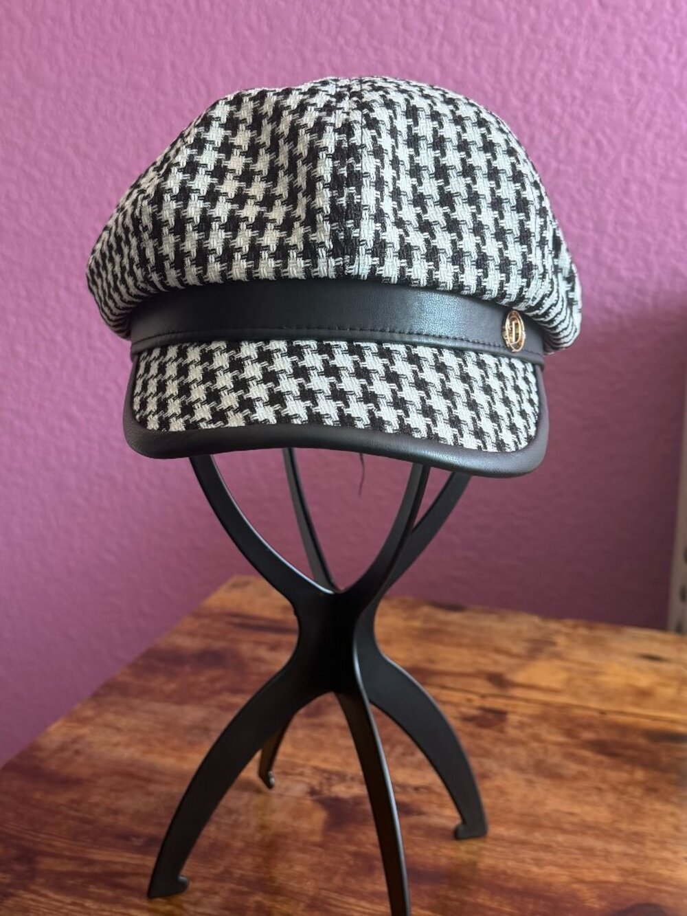 Brand New - Never Been Worn - Black & White Houndstooth Newsboy Hat